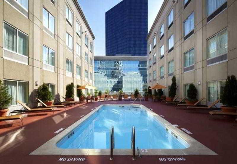 Hotel Courtyard Center 3*